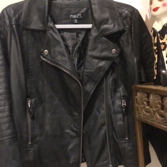 Rue 21 vegan Moto jacket with “quilting” detail on the sleeves. M.  no rips. - Picture 3 of 7